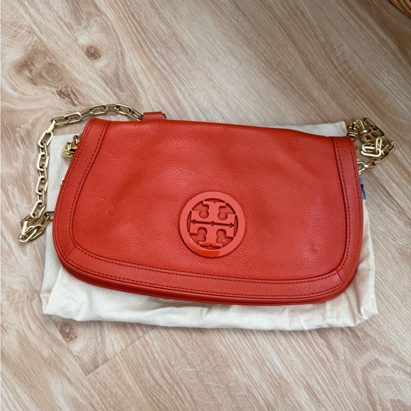 Tory Burch Orange Crossbody Purse with Magnetic Closure - Picture 2 of 11